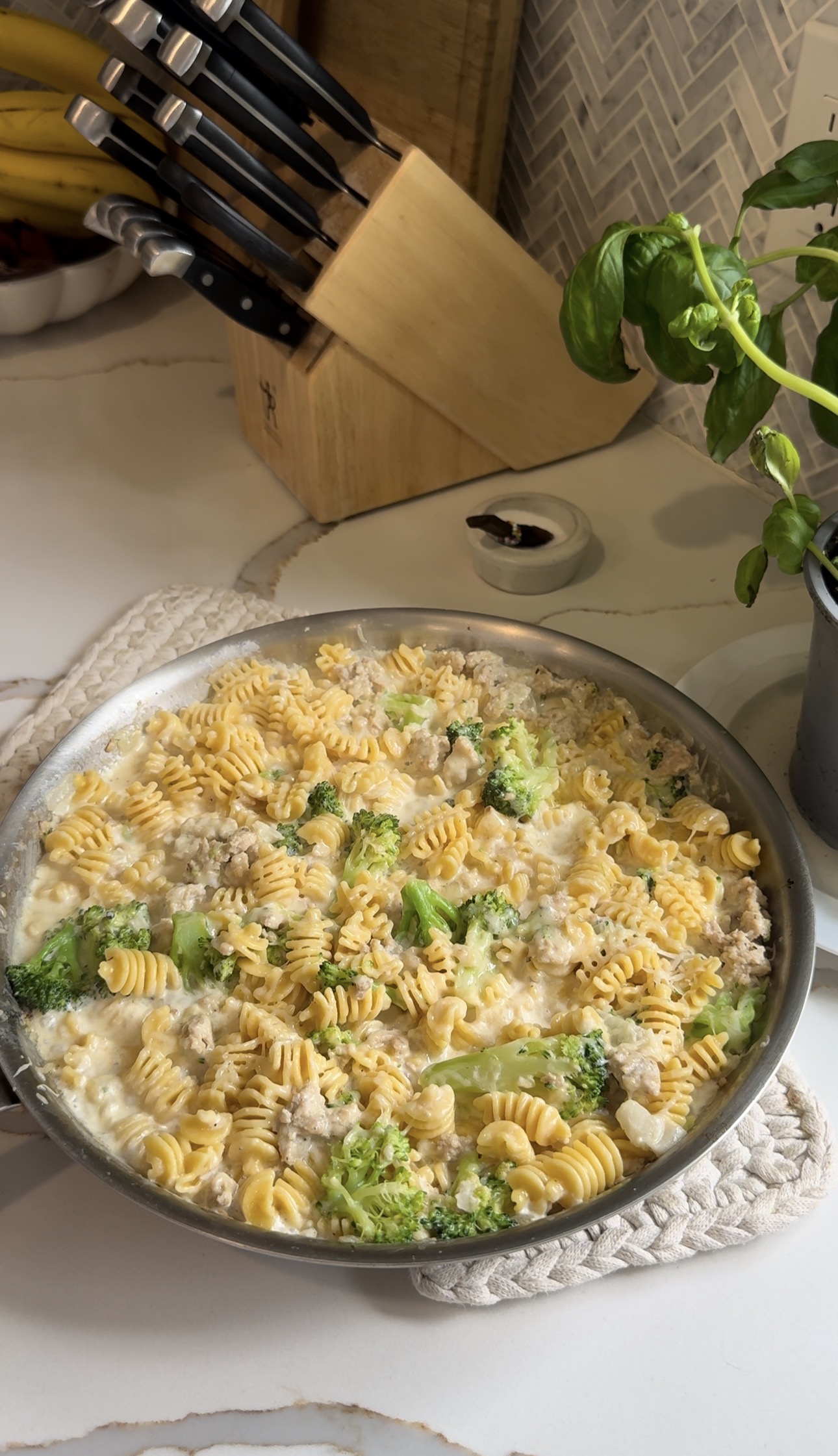 Creamy Chicken and Broccoli Pasta