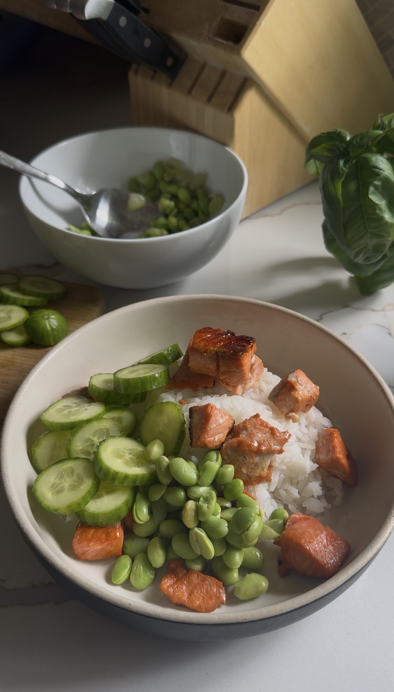 Honey salmon rice bowls 