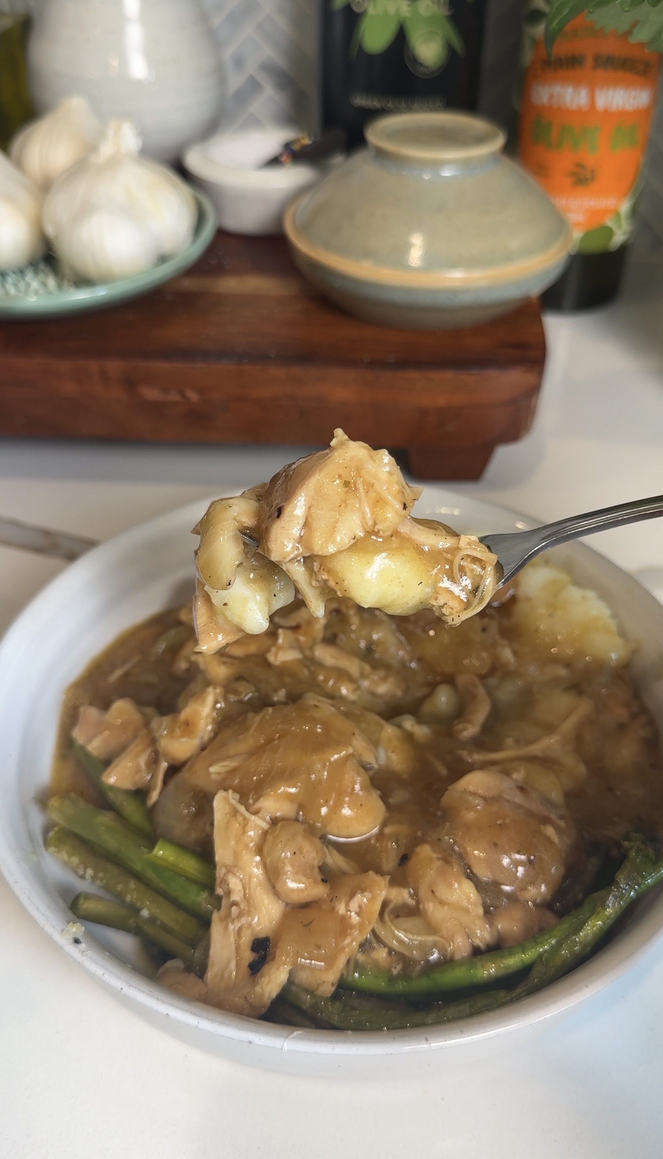 Smoothered Chicken with Mashed Potatoes