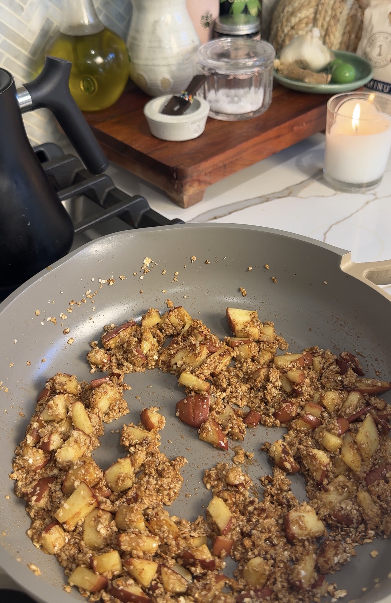 Cinnamon Apple Breakfast Crumble