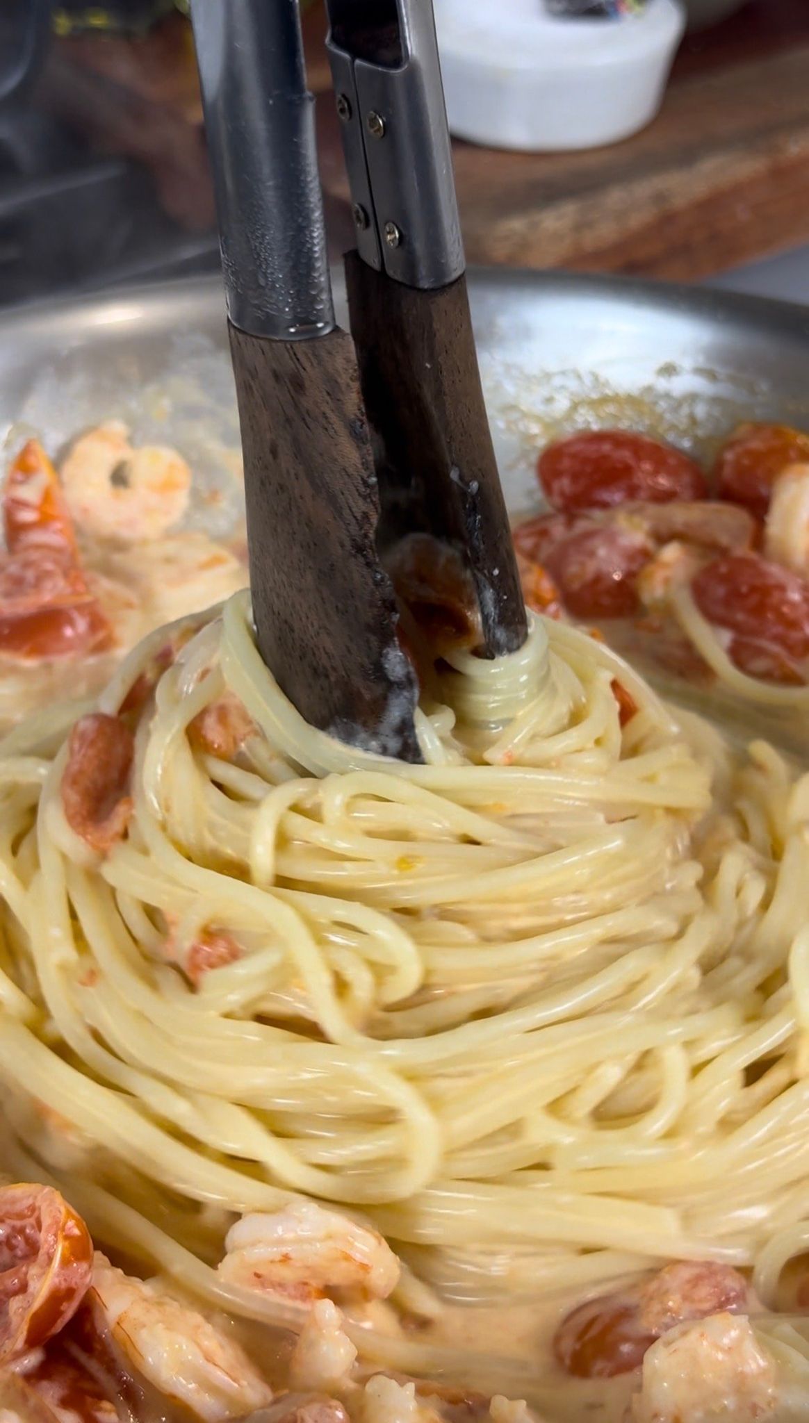 Shrimp tomato pasta